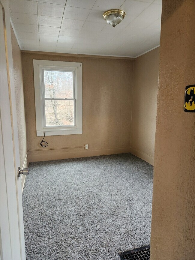 1489 Washington Ave, Altoona, PA 16601 - photo 6