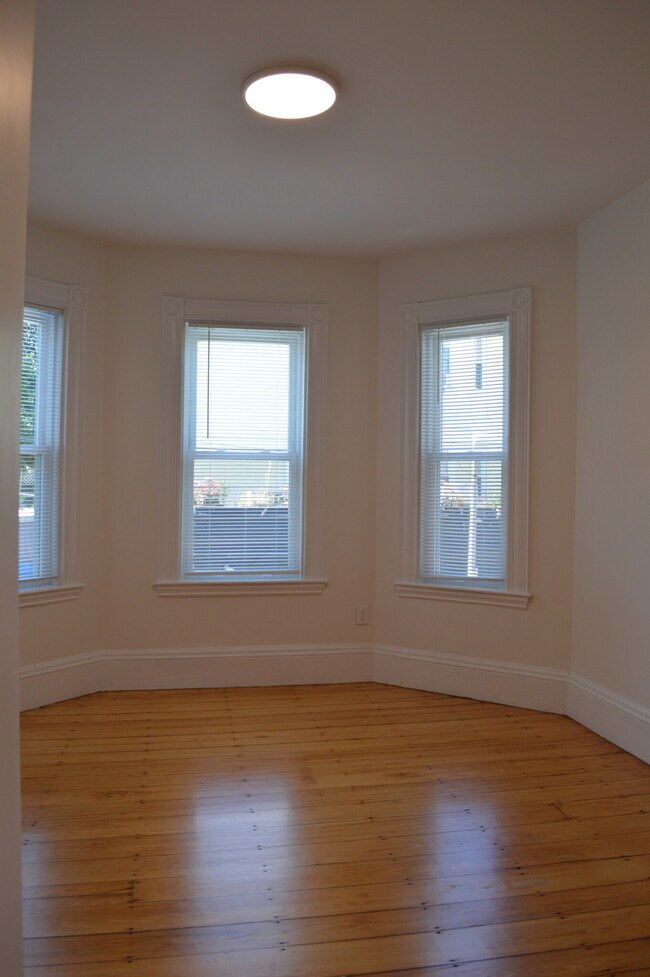 370 Centre St unit 3, Jamaica Plain, MA 02130 - photo 6