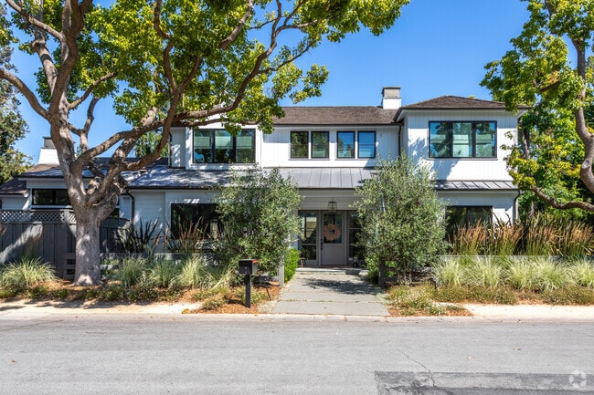 Explore the charm of a modern luxury single-family home nestled in the heart of Menlo Park.