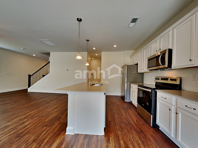 1319 Bethany Dallas Dr, Charlotte, NC 28214 - photo 4