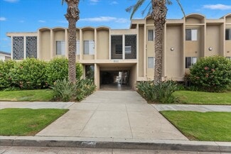 800 Meyer Ln, Redondo Beach, CA 90278