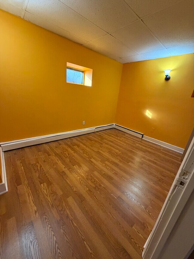 498 Washington Ave unit 498 Washington ave, Waterbury, CT 06708 - photo 3