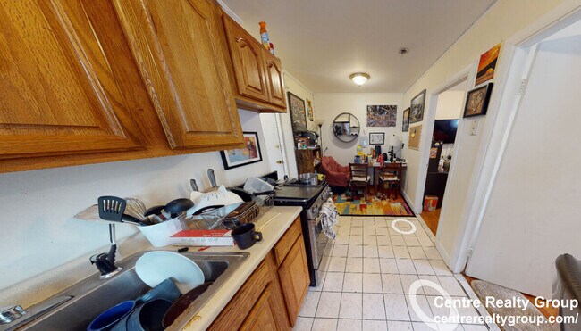 216 Freeman St unit 1, Brookline, MA 02446 - photo 3