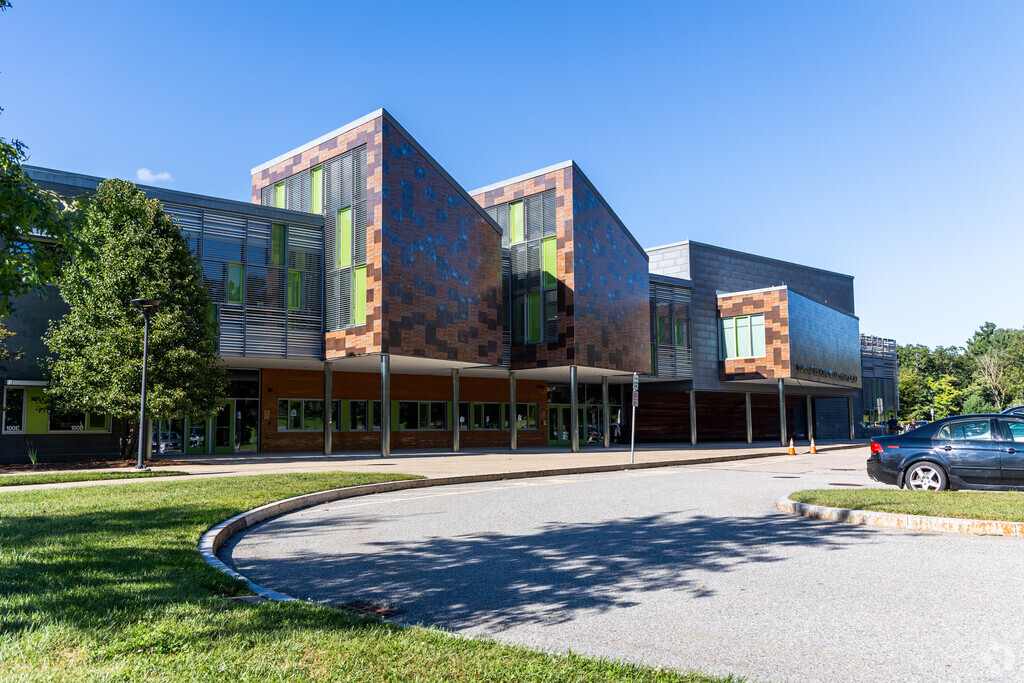 Tahanto Regional High School Exterior