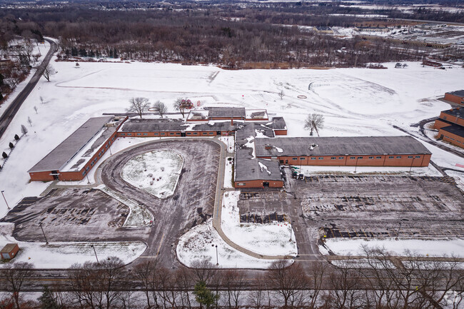 Mary K. Vollmer Elementary School has a student-teacher ratio of 11 to 1.