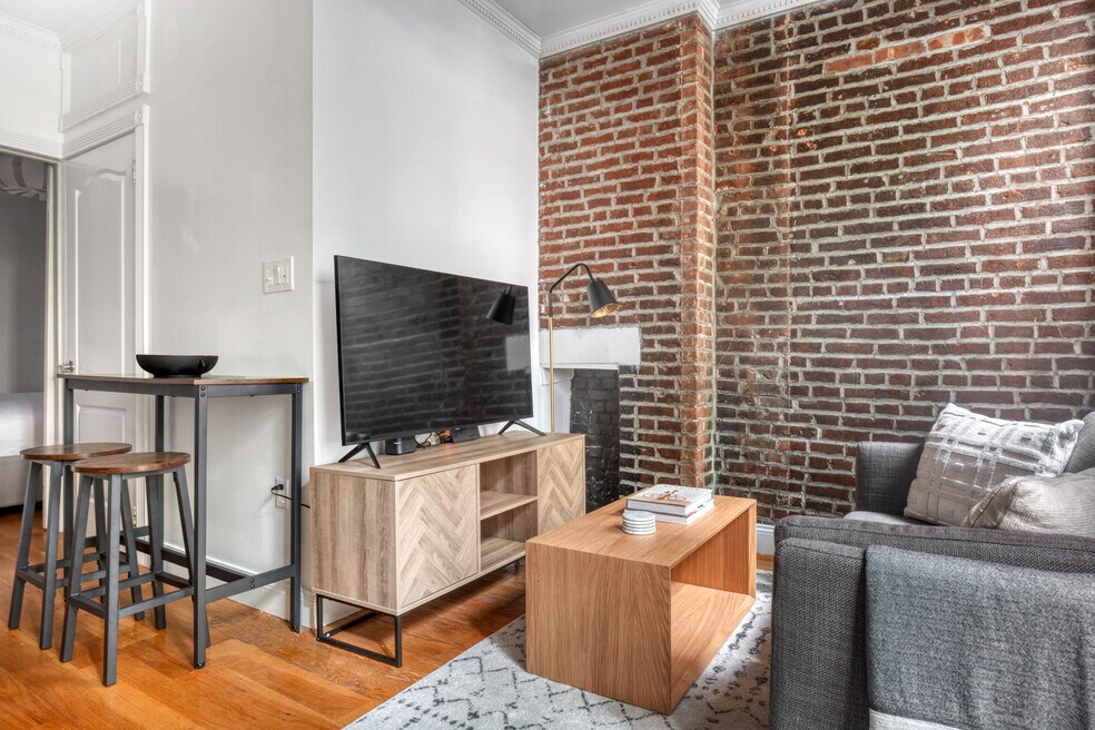 221 Mott St unit FL3-ID2053, New York, NY 10012 - photo 1