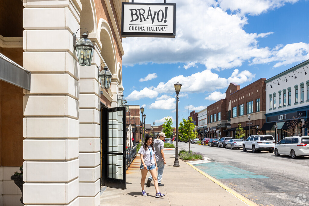 Bravo is a popular Italian eatery in Zona Rosa.