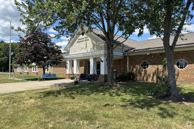 Hampton Oaks Elementary School serves the community of Stafford.