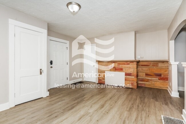 329 Pointview Ave, Dayton, OH 45405 - photo 5