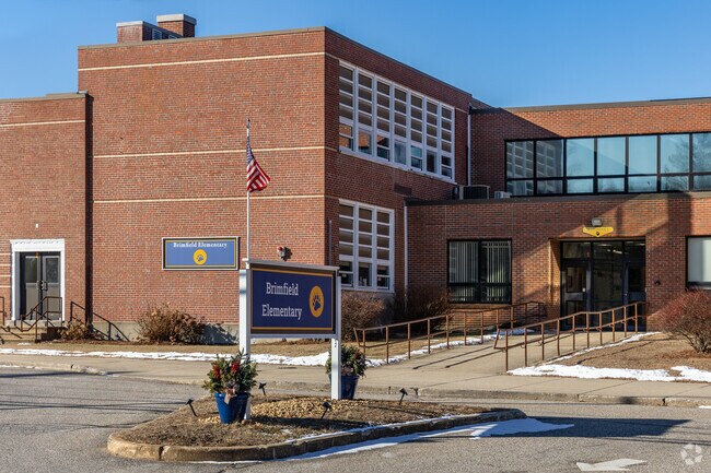 Brimfield Elementary School receives an overall score of A- from Niche.