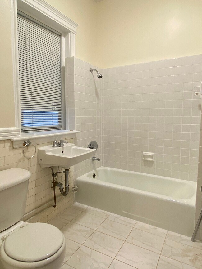 27 Park Dr unit 2, Boston, MA 02215 - photo 5