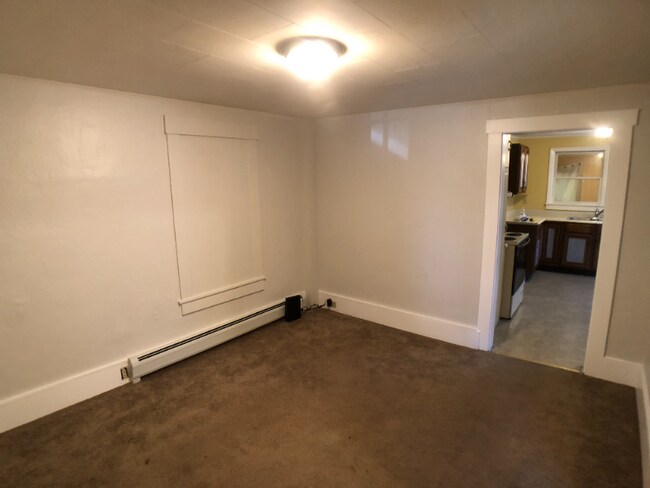 20 Winter St unit 20 Winter Street, Laconia, NH 03246 - photo 6