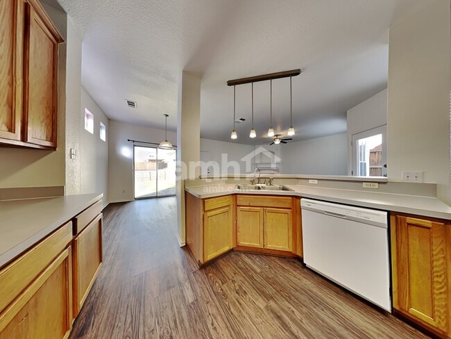 5400 Redwater Ct, the Colony, TX 75056 - photo 4