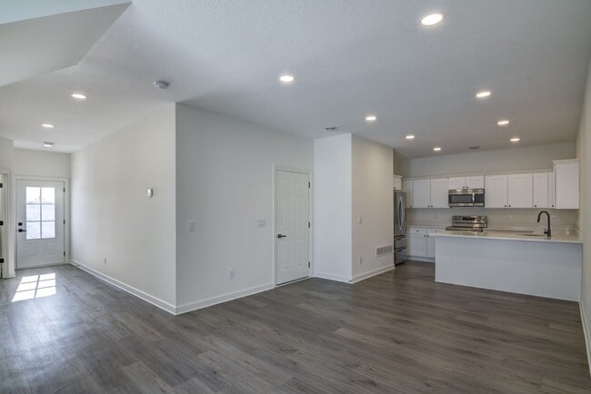 2550 Dawes Place, River Falls, WI 54022 - photo 3