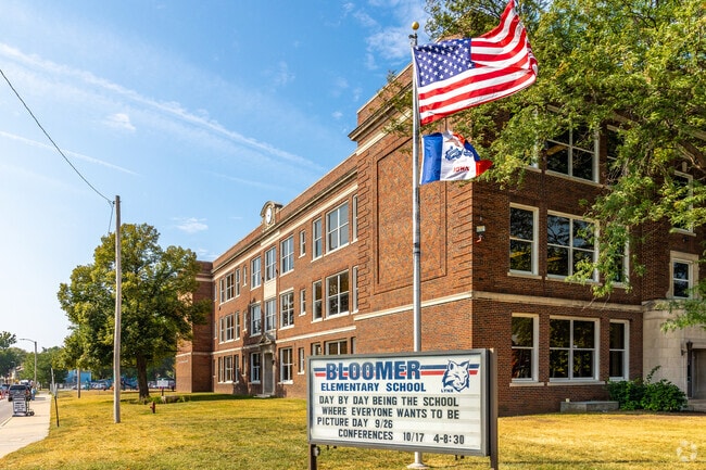 Bloomer Elementary School is a public school in Downtown Council Bluffs.