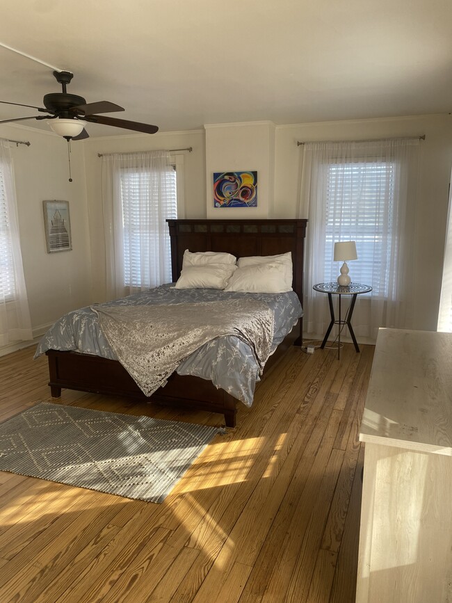 10 Pine St unit Stunning, Portland, ME 04102 - photo 2
