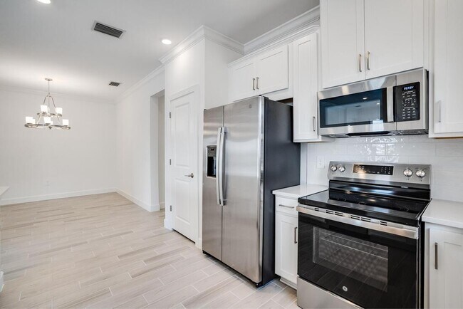 16132 Old Fox Trail unit 36664350, Port Charlotte, FL 33953 - photo 3