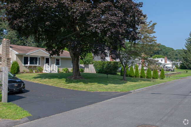 Quiet residential streets are a contrast from the bustle of Rt 1 in the Long Hill neighborhood.