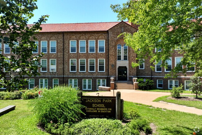 Jackson Park Elementary School is a public school in University City.