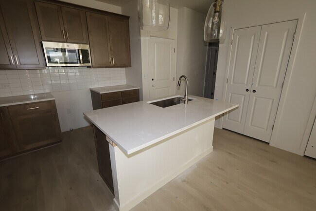 4817 Pocosin Ct, Highland, UT 84003 - photo 7