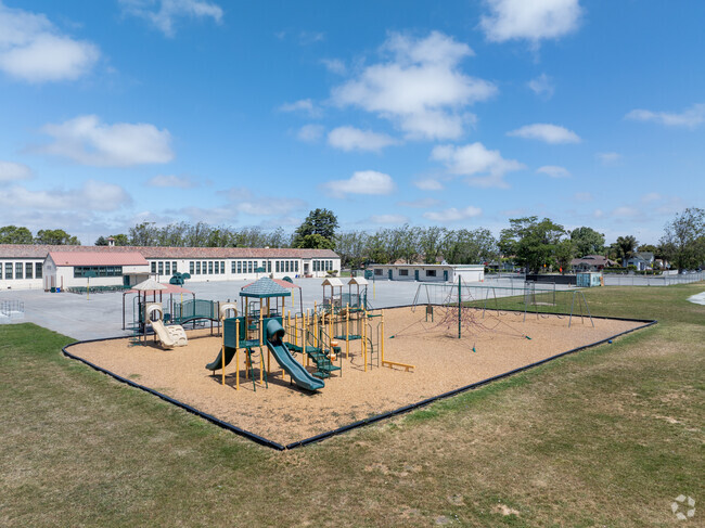 Discover the vibrant learning community at Lincoln Elementary School in South Salinas.