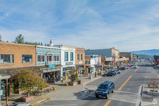 More shopping and dining can be found near Alpine Meadows at Downtown Truckee.