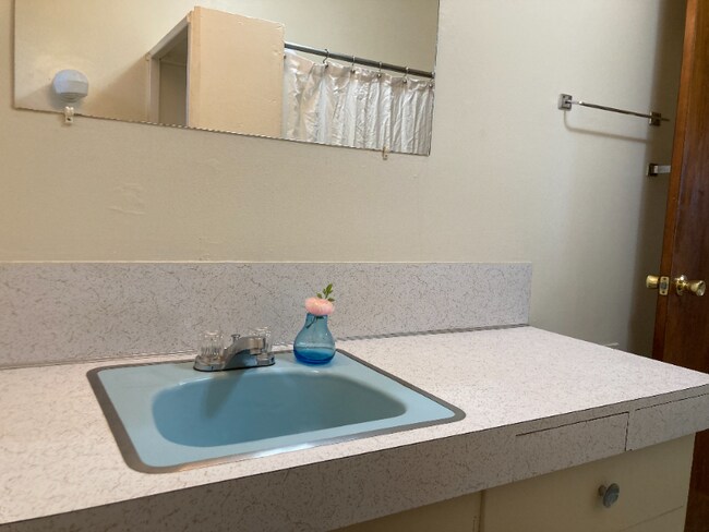 815 4th St SW unit 807, Valley City, ND 58072 - photo 6