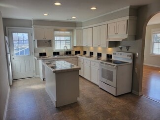 209 Collingwood Ave, Charleston, SC 29407