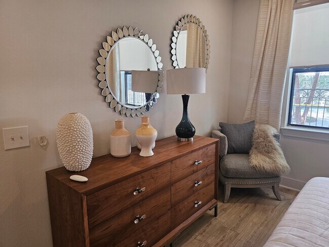 2137 Pelham Dr unit FL1-ID1028915P, Houston, TX 77019 - photo 6