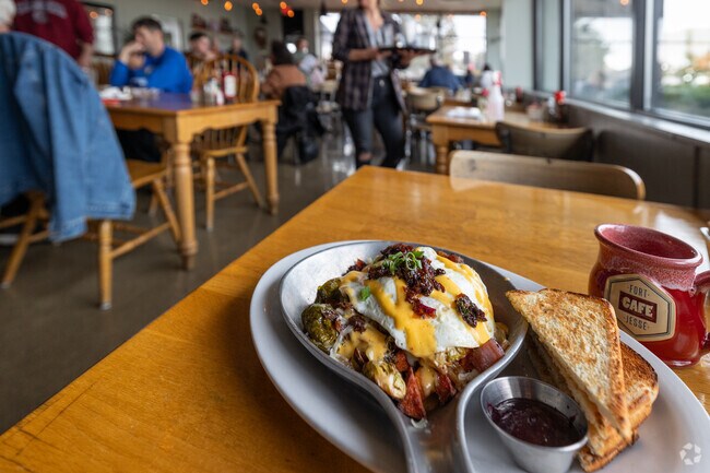 Fort Jesse Cafe is a tasty cafe that serves breakfast and lunch near Eagles Landing.