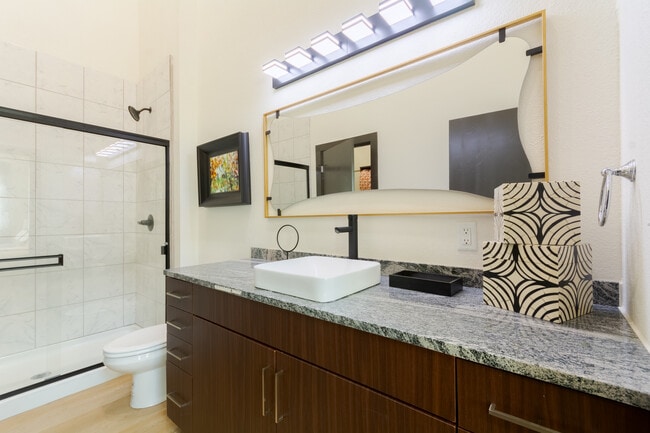 3BR, 2BA - 1,251SF - Primary Bathroom