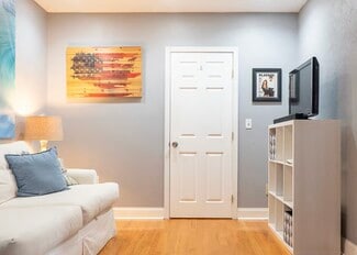 800 8th St N Unit 1-1 mo rental One Bedroom, Saint Petersburg, FL 33701