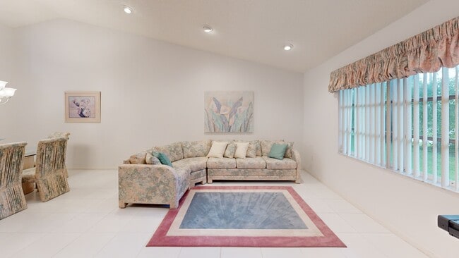 9976 Seacrest Cir unit D, Boynton Beach, FL 33437 - photo 2