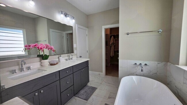 8326 Curry Rd unit ID1227052P, Houston, TX 77093 - photo 3