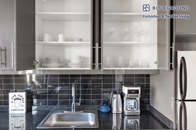 1328 14th St NW unit FL3-ID156, Washington, DC 20005 - photo 4