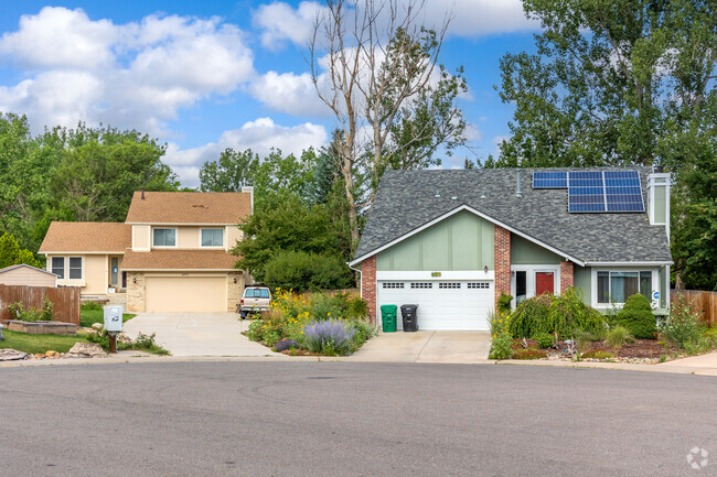 Properties of around 2,000 square feet list between $600,000 and $800,000.
