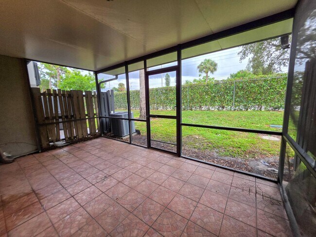 902 Riverside Dr, Greenacres, FL 33463 - photo 6