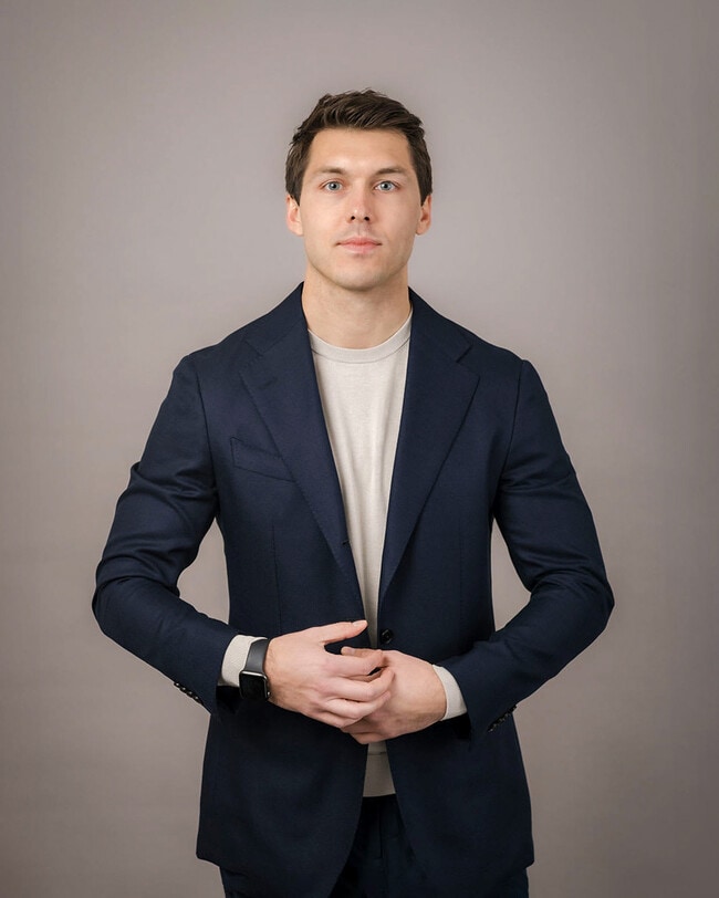 Agent Photo