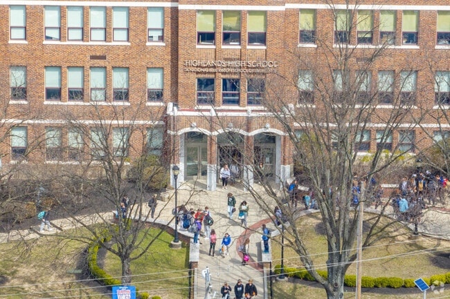 Highlands High School, Rankings & Reviews