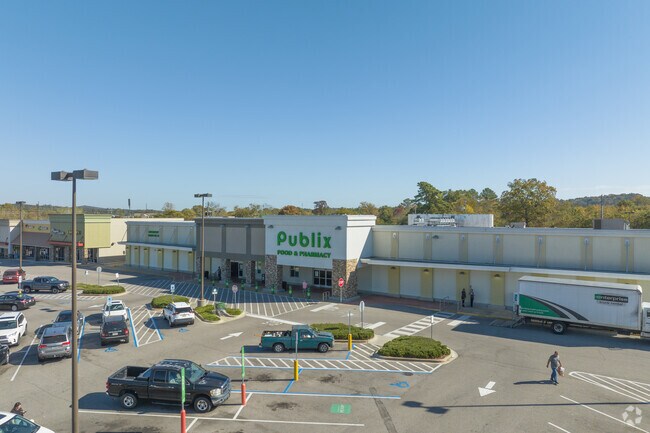 There are many grocery options in Moody.