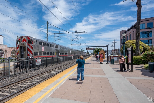 Convenient commuter options abound with Burlingame train station near Burlingame Hills.