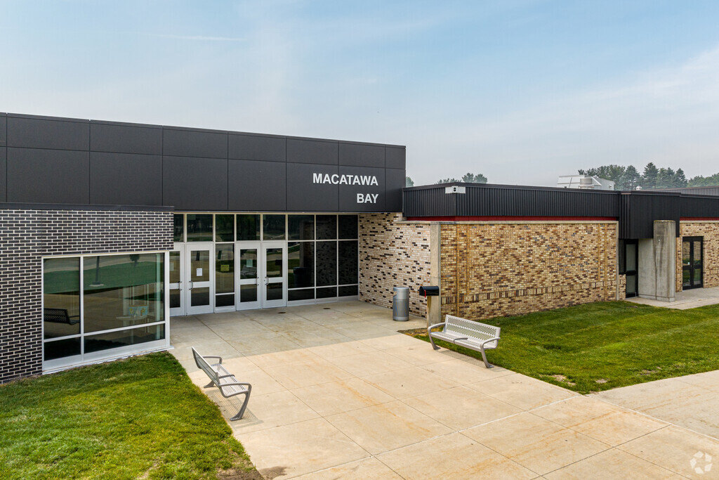 Macatawa Bay Middle School is located in Holland, Michigan.