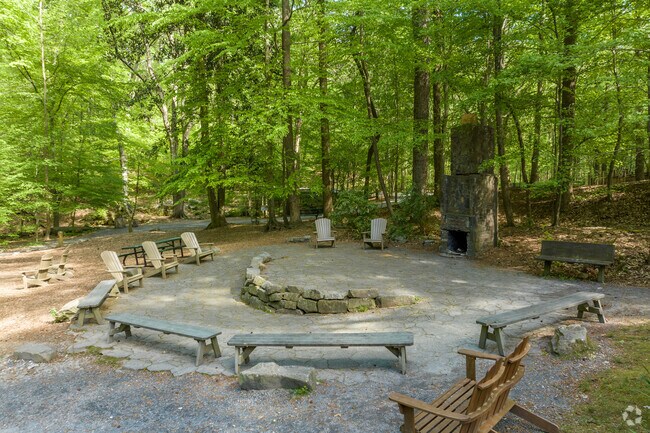 The Dunwoody Nature Center Offers Nature Trails and Activities.