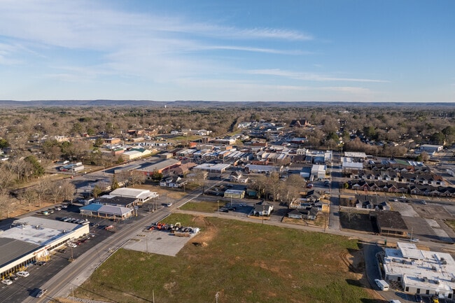Hartselle radiates out from it's historic downtown center.