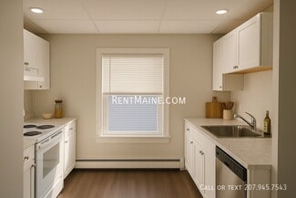 109 Main Rd N Unit B, Hampden, ME 04444