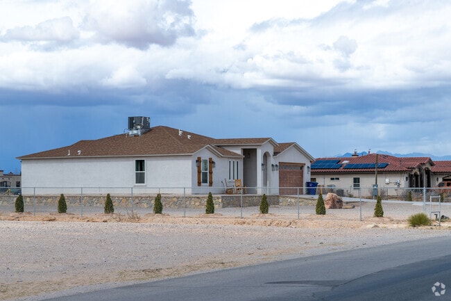 Chaparral homes range from ranch-style to large farmhouses.