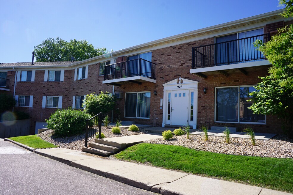Lamplighter Apartments, Madison, WI 53711 - photo 1