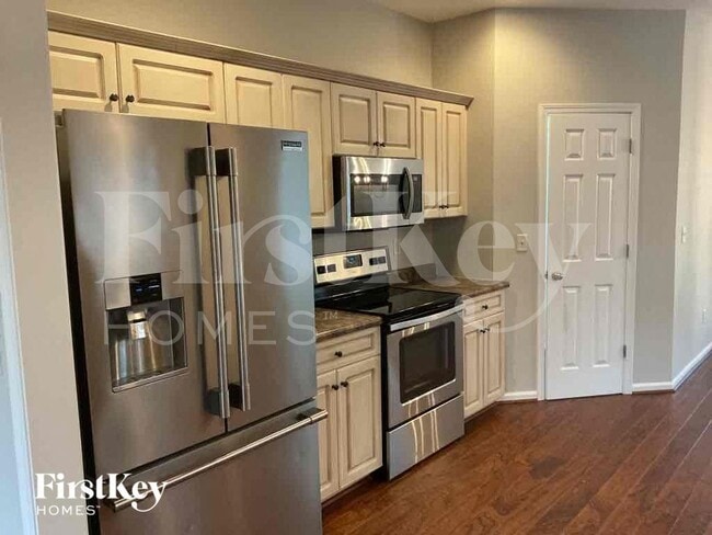 3795 Abbeyglen Way, Hoover, AL 35226 - photo 3