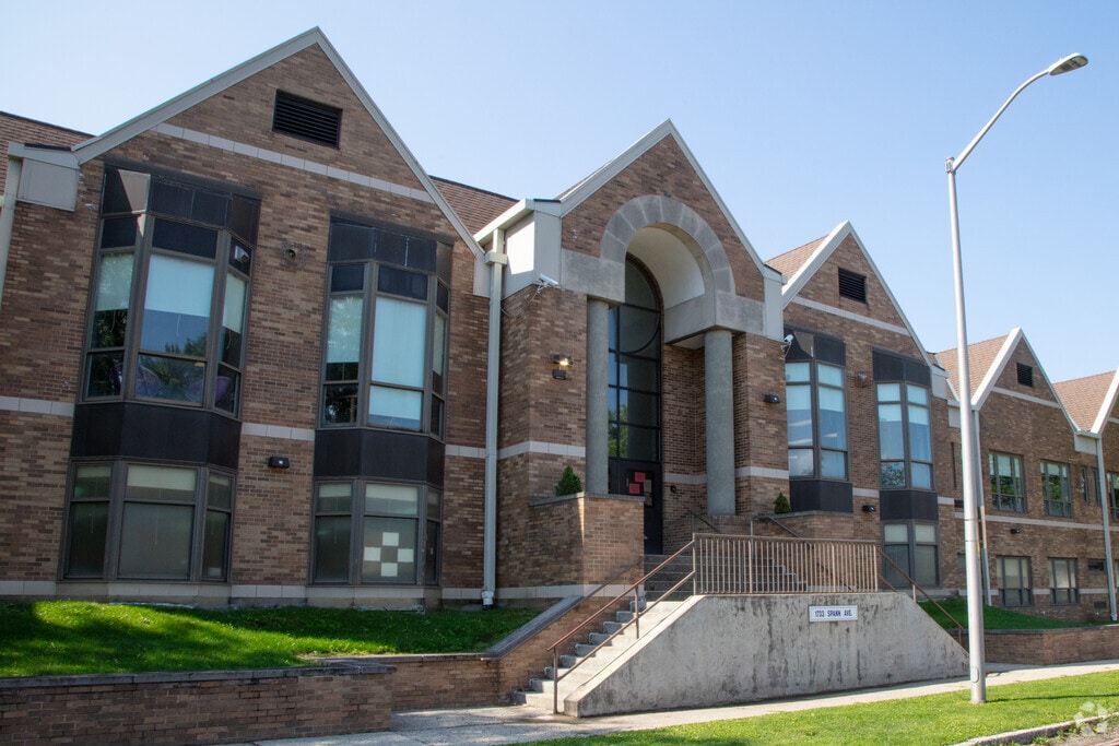 William McKinley School 39 provides quality education in the neighborhood of 
Fountain Square.