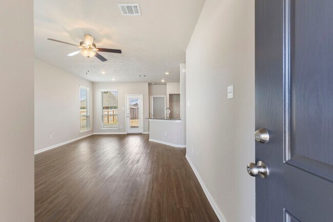 4500 S Fork Ranch Rd unit 36922702, Waco, TX 76705 - photo 2